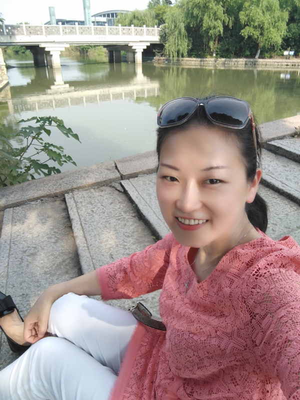 渴慕的第一张照片--德州相亲服务中心