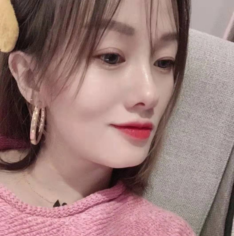 微醺的笑容的第一张照片--德州相亲服务中心