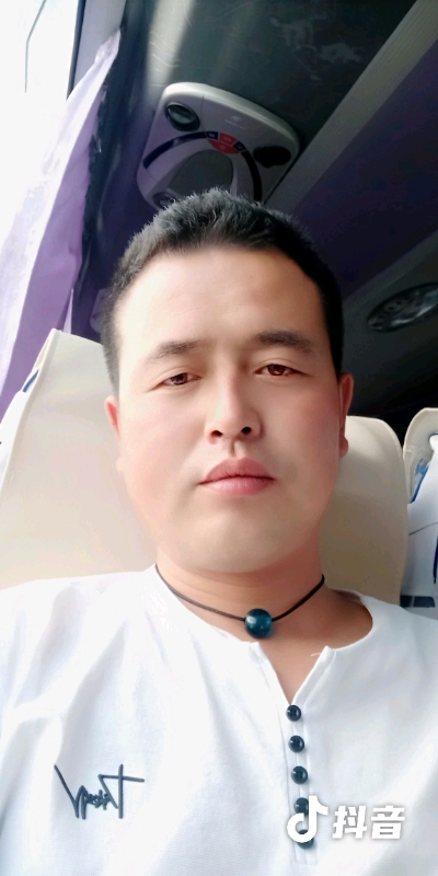 瞬间被爱上的第一张照片--德州相亲服务中心