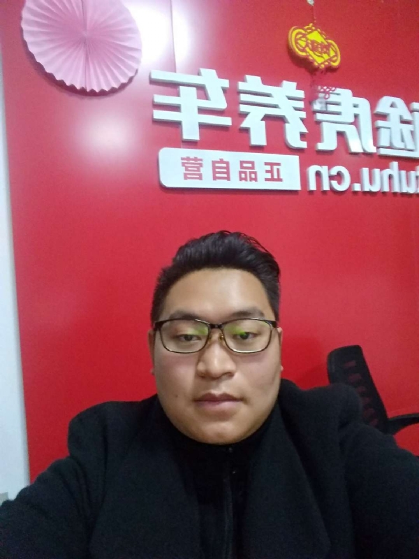 向上倾斜45度的第一张照片--德州相亲服务中心