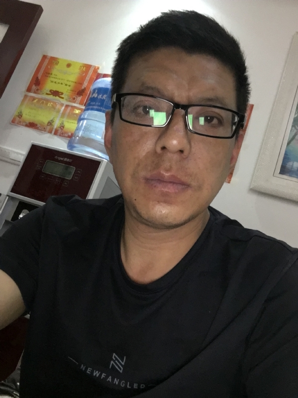 牵手的第三张照片--德州相亲服务中心