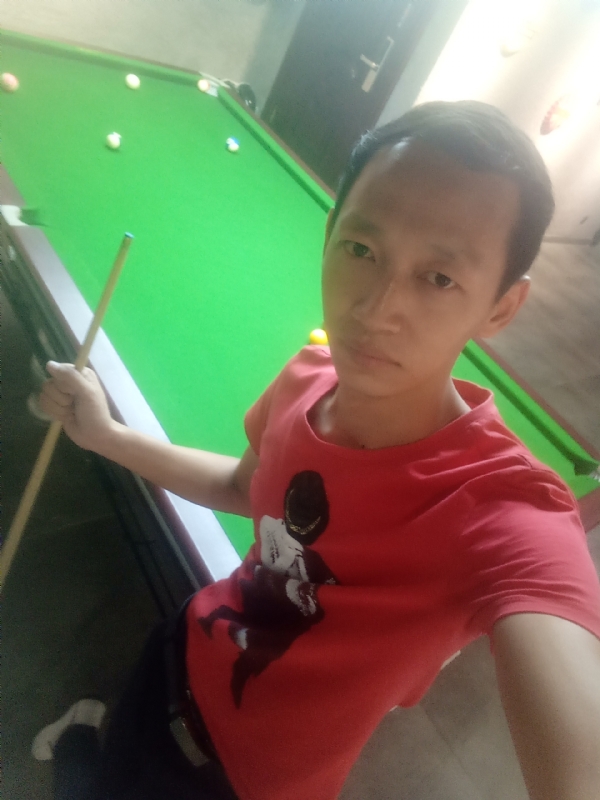 耳机分你一半的第一张照片--德州相亲服务中心
