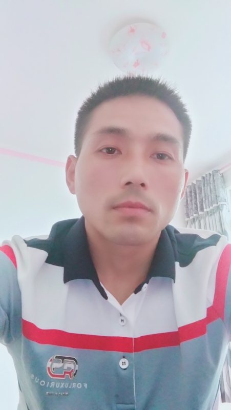 染红尘世的第二张照片--德州相亲服务中心