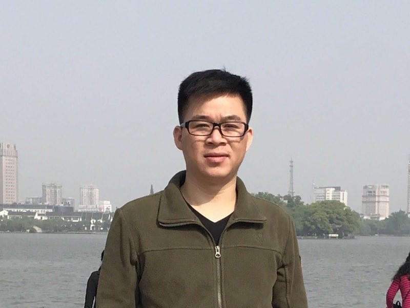 孔雀鱼的第一张照片--德州相亲服务中心