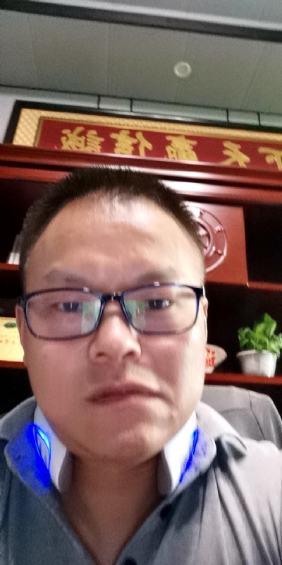 模具工匠的第一张照片--德州相亲服务中心