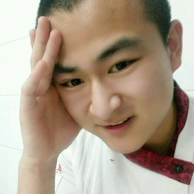 人潮拥挤的第一张照片--德州相亲服务中心
