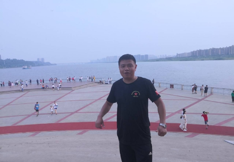 曾经心疼的我的第一张照片--德州相亲服务中心