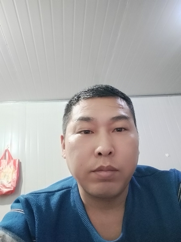开着拖拉机去兜风的第一张照片--德州相亲服务中心