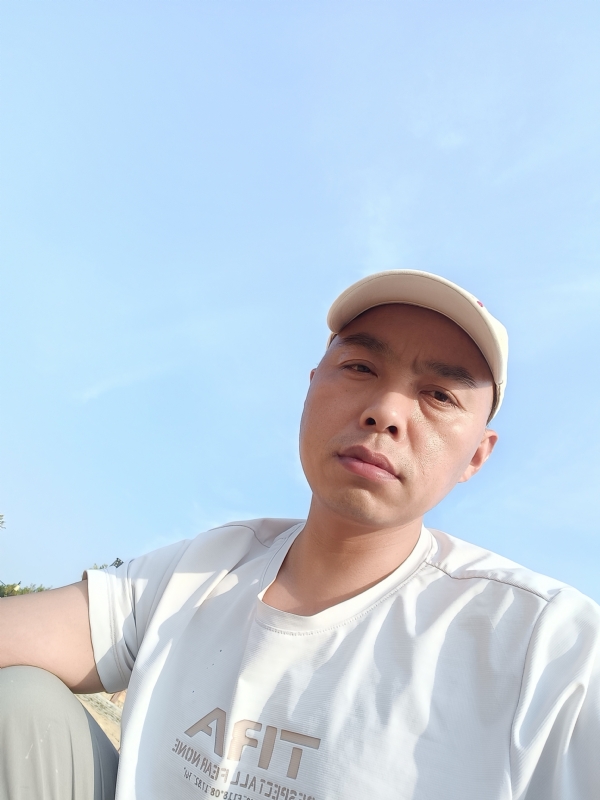 哥哥的第一张照片--德州相亲服务中心