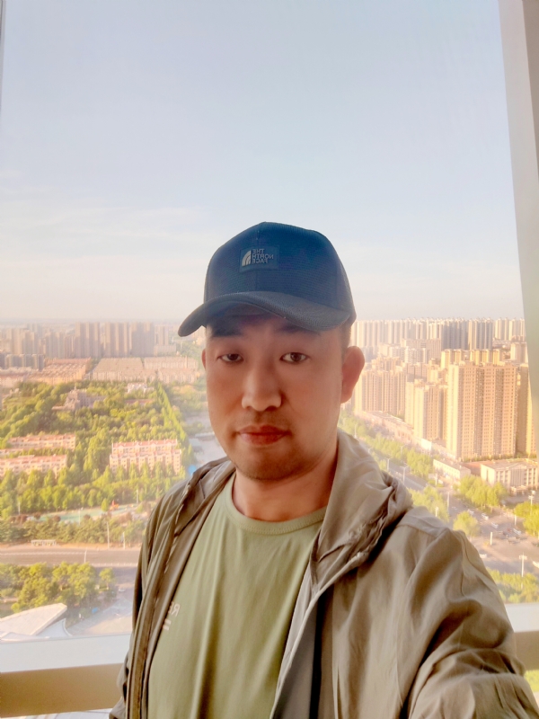 勇攀高峰的第二张照片--德州相亲服务中心