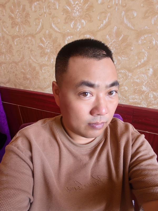 擦亮眼睛向前看的第一张照片--德州相亲服务中心