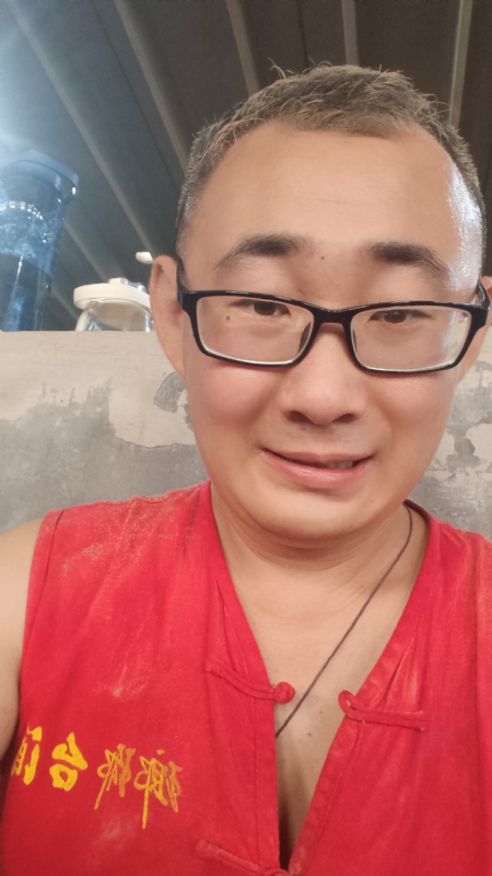 黑黑一笑的第二张照片--德州相亲服务中心